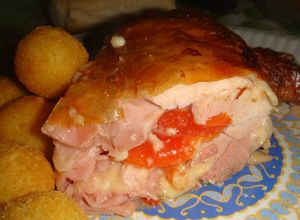 Una foto de Pollo relleno deshuesado 
