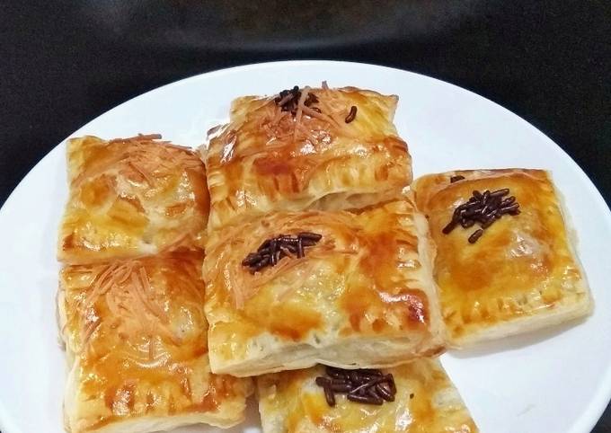 Resep Banana Puff Pastry oleh Febriyana | IG: @febbriyana - Cookpad