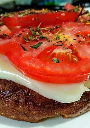 Una foto de MINI TORTILLA Española a la Napolitana...!🐣🍅