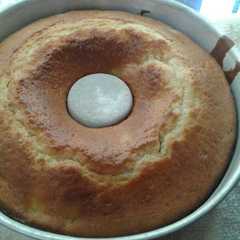 Una foto de Torta batida con duraznos
