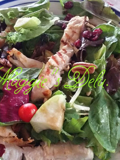 Una foto de Ensalada de pollo con arándanos