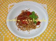 Una foto di pasta pangrattato pesce