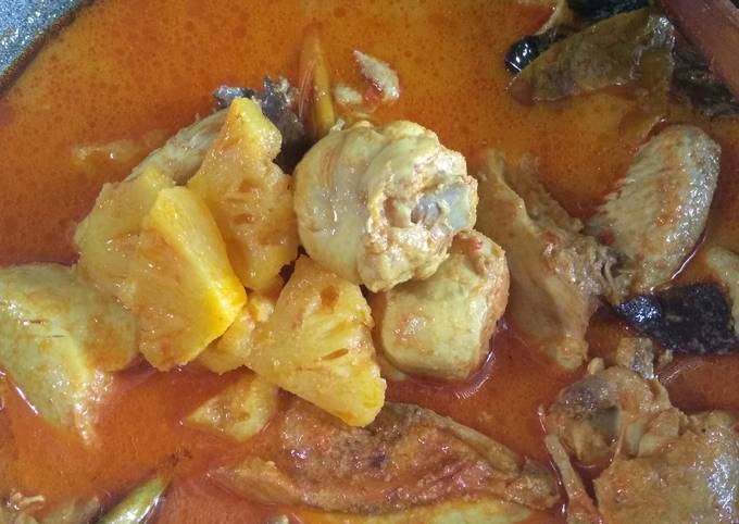 Ayam gulai nanas