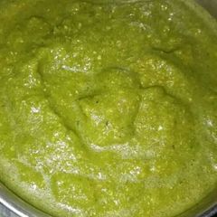 A picture of Mint chutney.