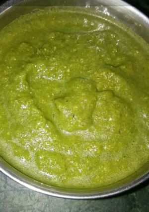 A picture of Mint chutney.