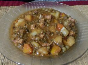 Una foto de Guiso de porotos Mung (verdes)