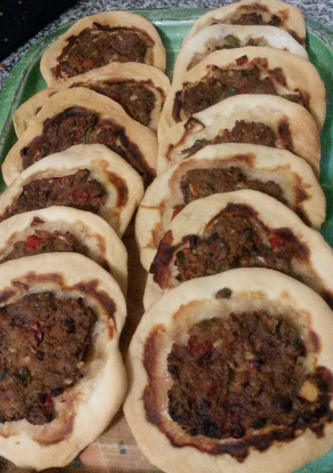 Una foto de Empanadas arabes abiertas