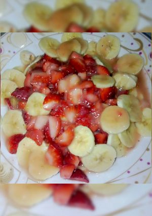 صورة لوصفة الموز بالفراوله والمربى