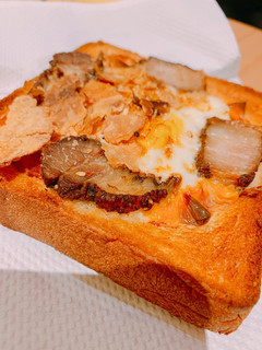 《香酥燒肉起司蛋吐司》氣炸 的食譜成品照片
