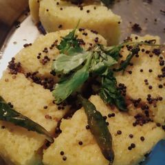 A picture of Dhokla.