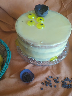 Una foto de Tarta tres pisos de limón