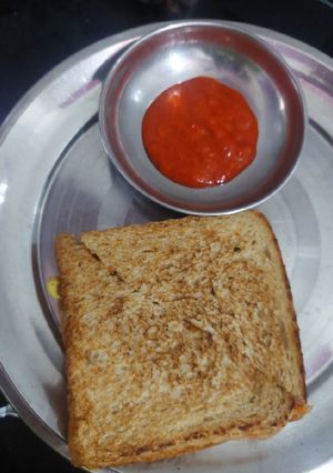 A picture of Brown bread healthy toast.
