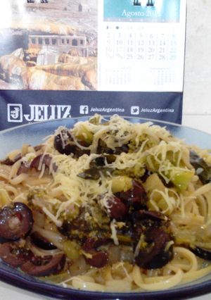 Una foto de FIDEOS CON BROCOLI