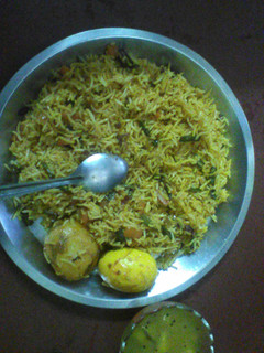 A picture of Egg pulao.