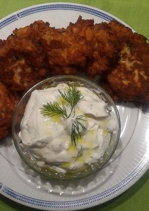 Φωτογραφία της συνταγής Κουνουπιδοκεφτέδες με σως γιαουρτιού