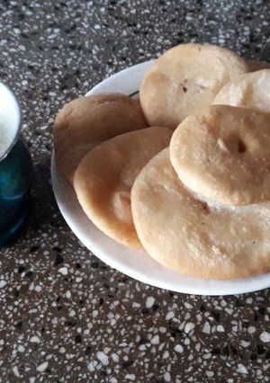 Una foto de Torta frita y empanaditas de dulce