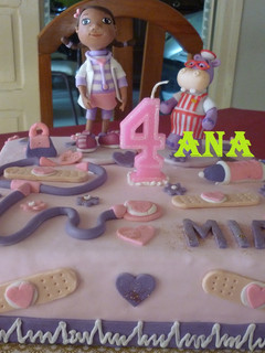 Una foto de Torta de cumpleaños Mía de la Dra. Juguete