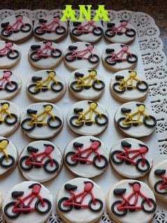 Una foto de Masitas decoradas con bicicletas