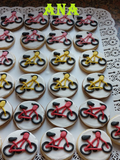 Una foto de Masitas decoradas con bicicletas