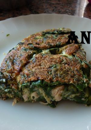 Una foto de Tortilla de acelga y pollo casera