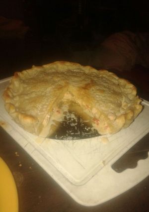 Una foto de Tarta rápida com restos de pollo y vegetales asados