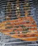 Asado a la parrilla de filet de salmon rosado con provenzal