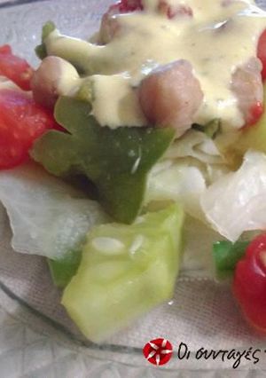 A picture of Refreshing chickpea salad full of color.