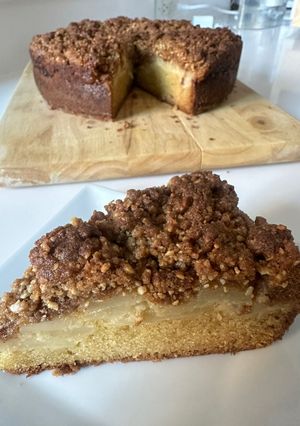 A picture of Pear Crumb Cake.
