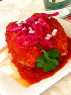 Una foto de Torta ahogada de camarones enchipotlados a la geras