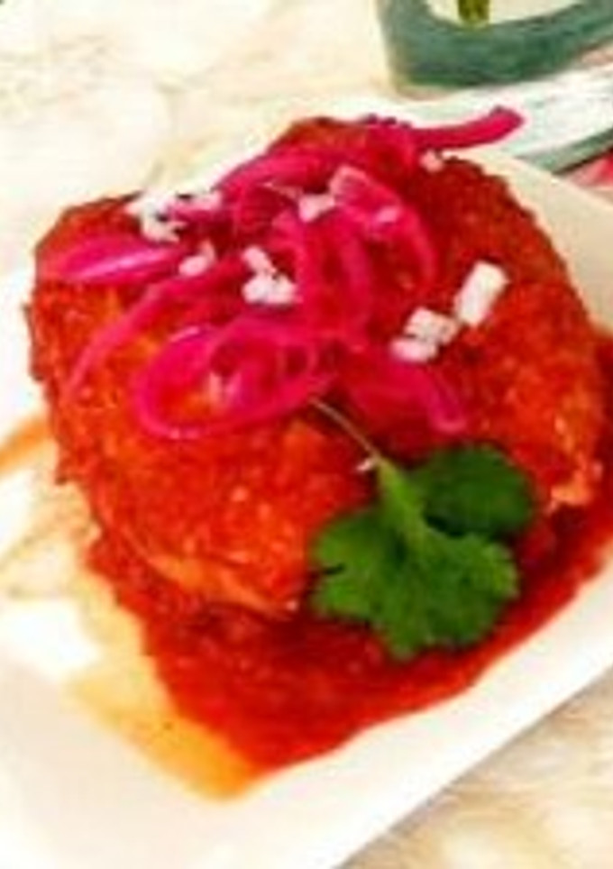 Una foto de Torta ahogada de camarones enchipotlados a la geras