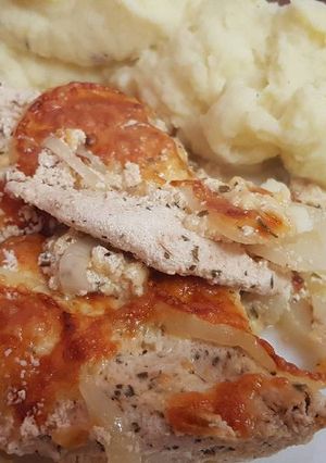 Tejfölös, fűszeres csirkemell recept fotója