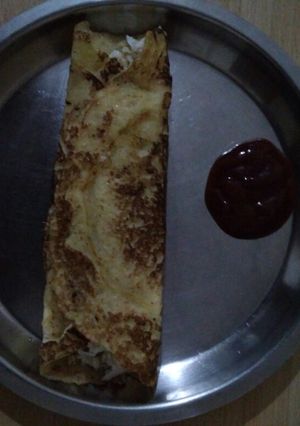 A picture of Paneer stuffed moong chilla.
