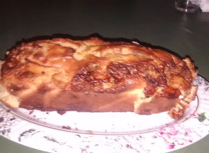 Una foto de Budín de manzanas y azúcar rubia