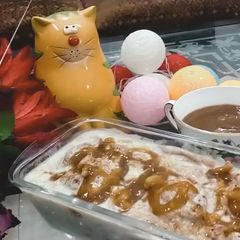 A picture of Dahi Bhala chat.