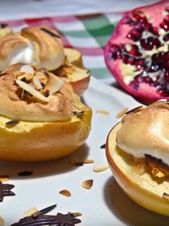 Bratapfel mit Marzipan und Granatapfel Rezepthauptbild