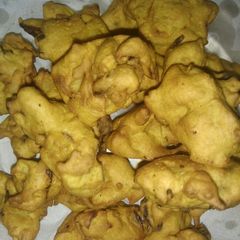 A picture of Potato onion  pakora.