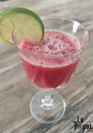 Une photo de Smoothie fraise pastèque menthe
