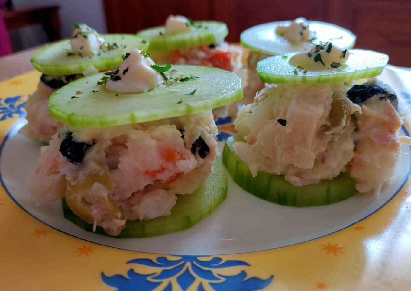 Bocaditos de ensaladilla rusa y pepino 🥒