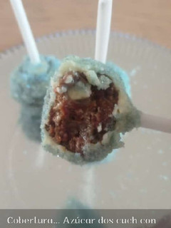 Una foto de Pop cakes con cobertura azucarada