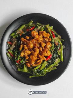 Foto resep Tumis kangkung dengan ayam kecap
