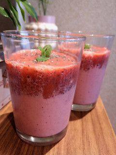 Una foto de Postre de fresas, yogur y chía
