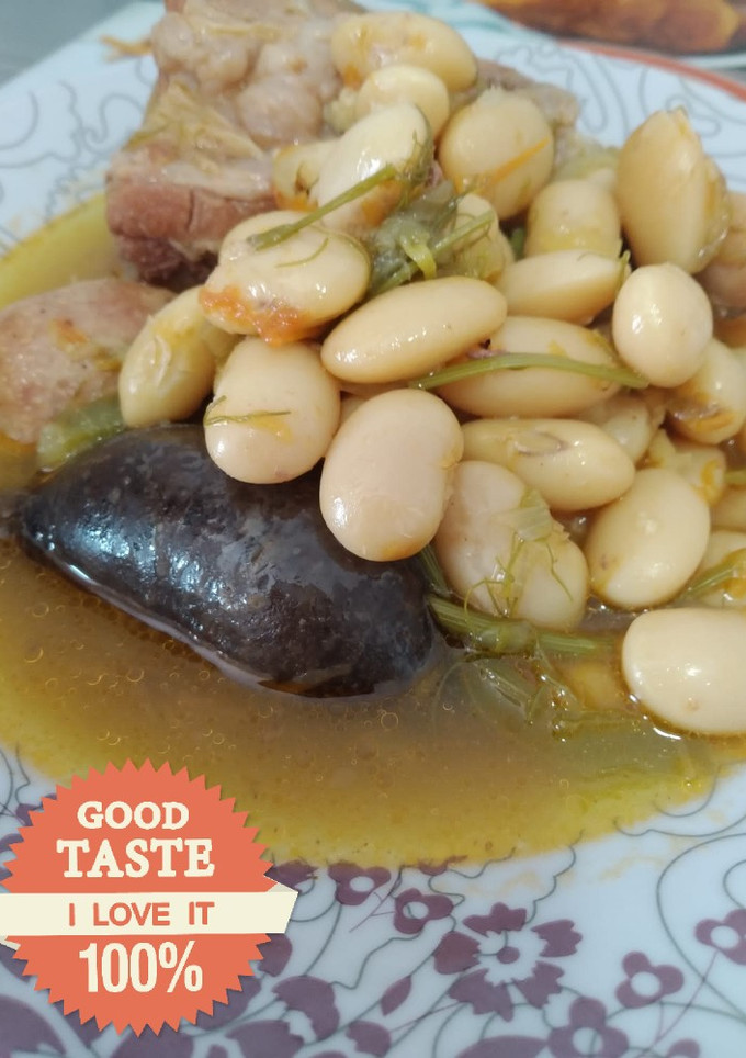 Una foto de Potaje con hinojos, morcilla y costillejas