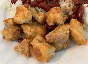 Una foto de Chicharrón de pollo