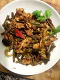 Chicken Stir-fried with Vegetables and Sun-dried Tomatoes