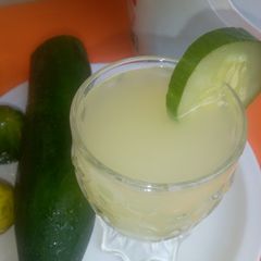 A picture of Cucumber Ginger lemonade.