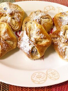 Aszalt áfonyás túrós batyu recept fotója