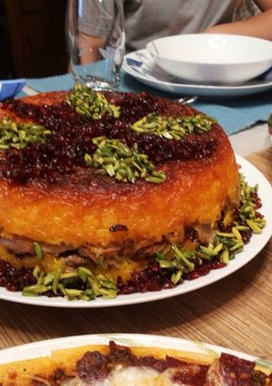 A picture of Chicken stuffed rice(tah-chin morgh).