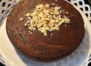 Una foto de Torta keto de chocolate y frutos secos