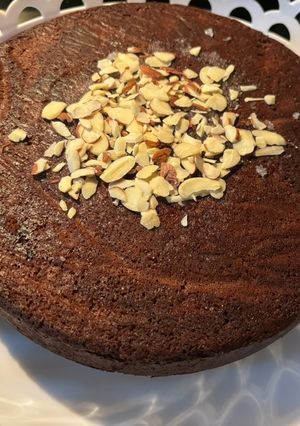 Una foto de Torta keto de chocolate y frutos secos