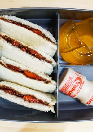 Foto resep Lunchbox / Bekal : Fruit Sandwich (Sandwich buah)